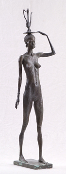 Скульптура "Африканка, идущая с кувшином"