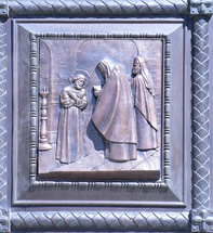 Рельеф "Постриг в монахи" на воротах храма Святого Благоверного Великого Князя Игоря Черниговского